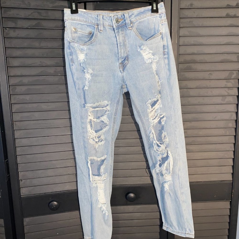 Light-washed Ripped Jeans - Picture 4 of 4